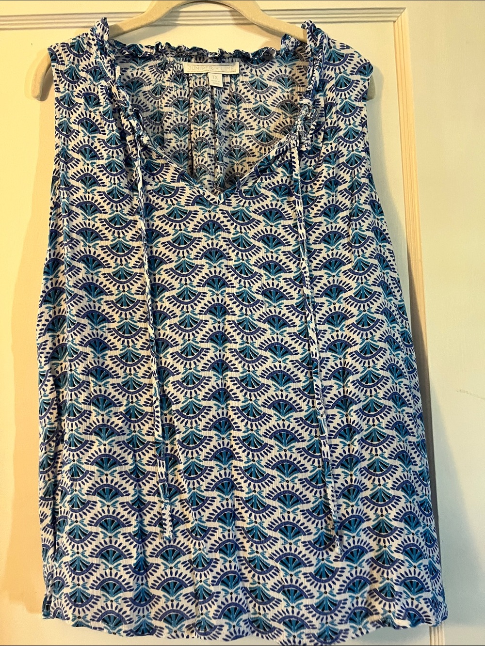 Sleeveless V-Neck Camisole in White and Blue Geometric Print